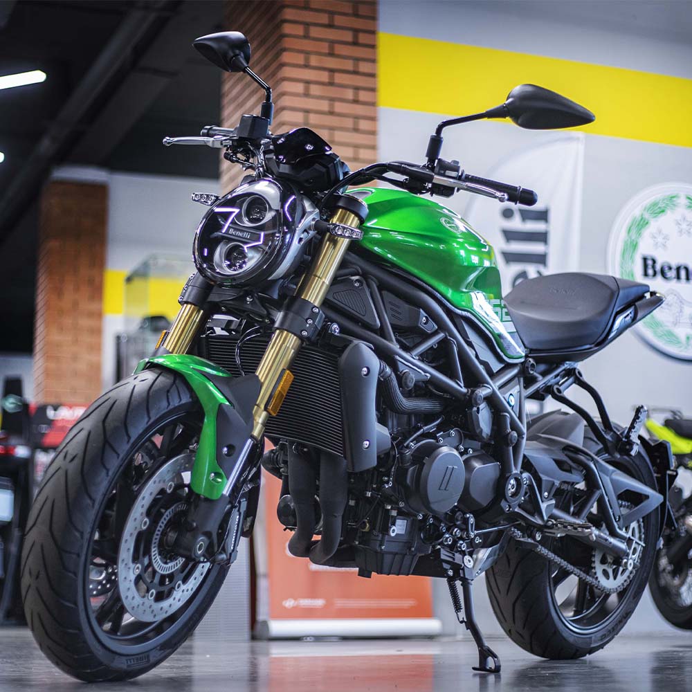 Мотоцикл Benelli 752S (зеленый глянцевый) Мотоцикл Benelli 752S (зеленый глянцевый)