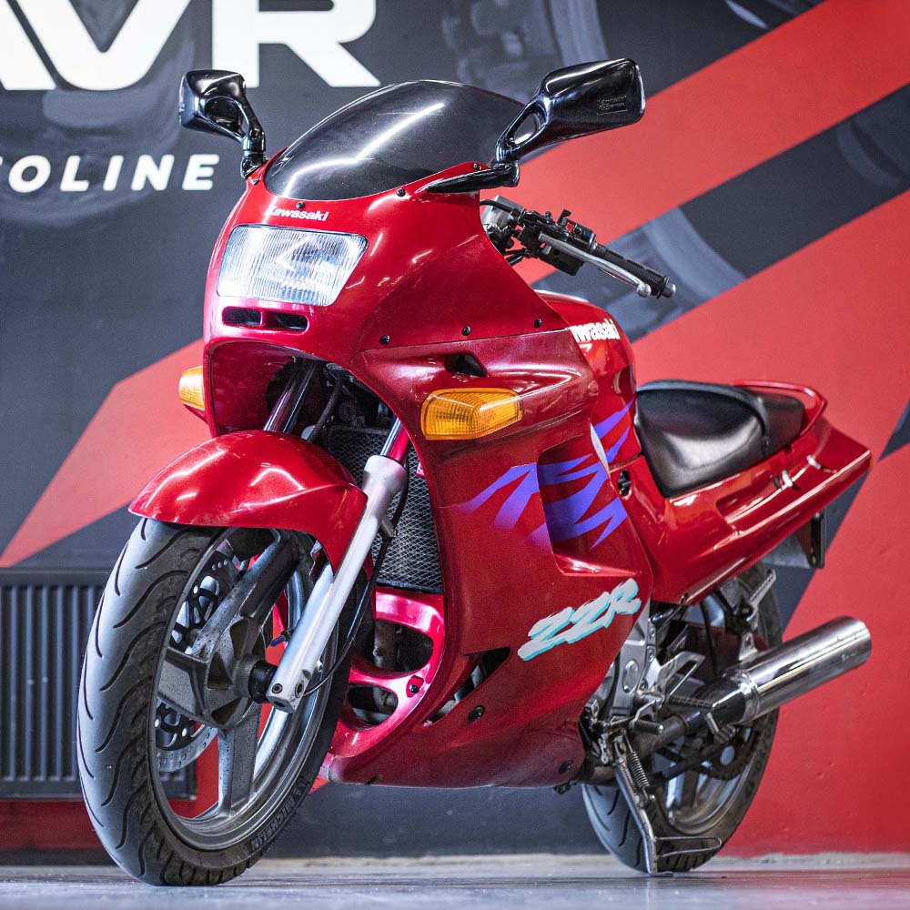 Мотоцикл KAWASAKI ZZ-R250 (красный) (с пробегом) Мотоцикл KAWASAKI ZZ-R250 (красный) (с пробегом)