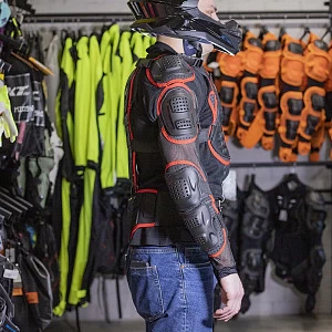 Защита тела (черепаха) ROCKOT Lite (черн/красн, XL) Защита тела (черепаха) ROCKOT Lite (черн/красн, XL)