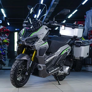 Скутер Regulmoto XDV ADVENTURE 300CC 4T в комплекте с кофрами (LJ300T-18) EFI (Серый) Скутер Regulmoto XDV ADVENTURE 300CC 4T в комплекте с кофрами (LJ300T-18) EFI (Серый)