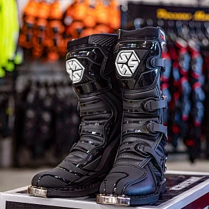 Ботинки спортивные для занятий мотокроссом SCOYCO MBM006 (черн, 40) Ботинки спортивные для занятий мотокроссом SCOYCO MBM006 (черн, 40)