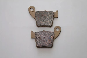 Колодки тормозные дисковые ROCKOT R11/WR300/X300/R11/WR300/R 7/R8, KAYO T4,Т6 (задние) (HI-QUALITY) Колодки тормозные дисковые ROCKOT R11/WR300/X300/R11/WR300/R 7/R8, KAYO T4,Т6 (задние) (HI-QUALITY)