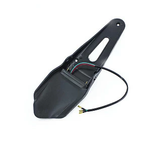 Крыло заднее с стоп сигналом CH-2024-2 DRIVEPARTS Крыло заднее с стоп сигналом CH-2024-2 DRIVEPARTS