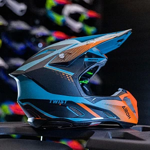 Внедорожный шлем Airoh Twist 3 Shard (черн/оранж мат, XS) Внедорожный шлем Airoh Twist 3 Shard (черн/оранж мат, XS)