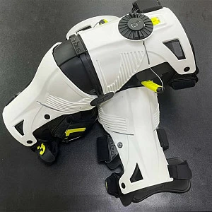 Защита колена MOBIUS X8 Защита колена MOBIUS X8