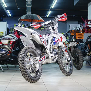 Мотоцикл эндуро ROCKOT R8 Avangard (300сс, 177MM, 21/18) Мотоцикл эндуро ROCKOT R8 Avangard (300сс, 177MM, 21/18)