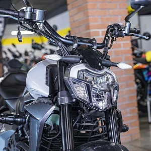 Мотоцикл ZONTES ZT350-V1 (4T ZT184MP EFI) 17/17 (2023 г.) (серебристый) Мотоцикл ZONTES ZT350-V1 (4T ZT184MP EFI) 17/17 (2023 г.) (серебристый)