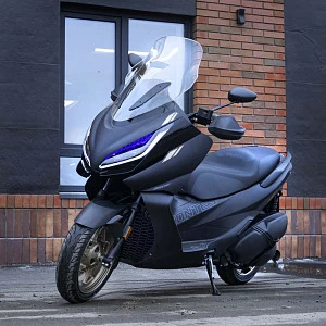 Максискутер ZONTES ZT350-E (ZT1P77MP EFI) 15/14 (2023 г.) ПТС (черный)