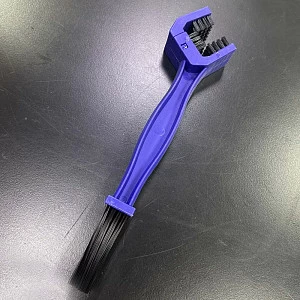 Щетка для чистки цепи KL-7006 Щетка для чистки цепи KL-7006