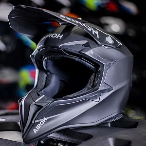 Внедорожный шлем Airoh Wraaap Color (черн мат, S) Внедорожный шлем Airoh Wraaap Color (черн мат, S)